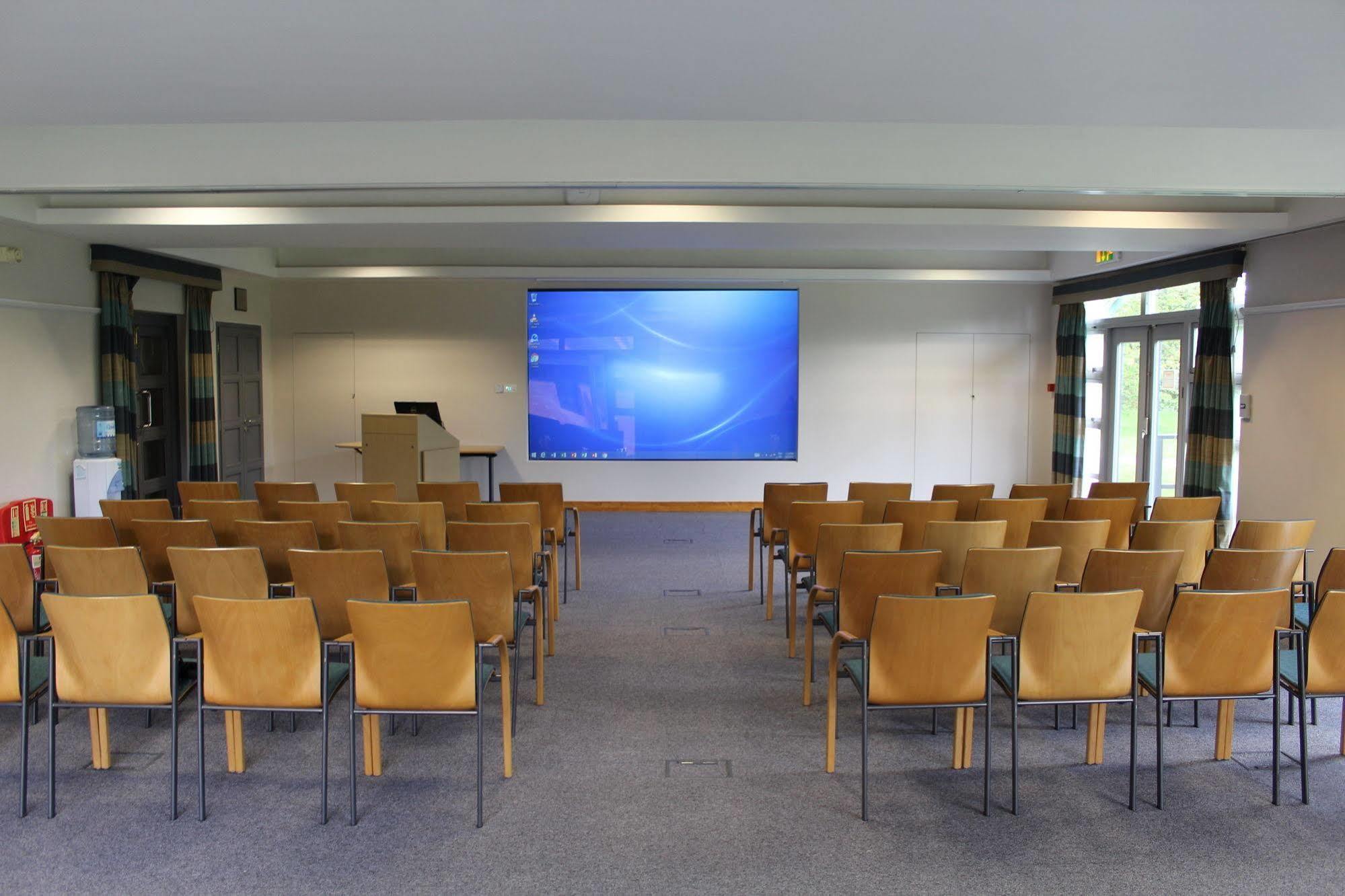 Hotel Cim Business Centre Maidenhead Zewnętrze zdjęcie